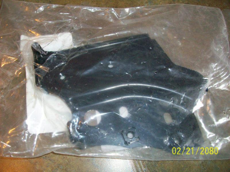 Toyota left fender apron plate #53718-06030