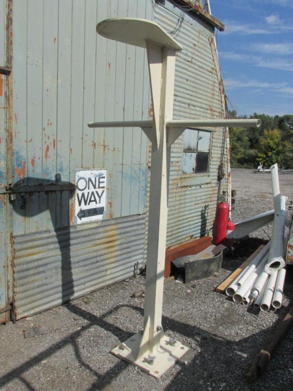 Large aluminum mast boat/marine use 7' 7-3/4" t good condition 