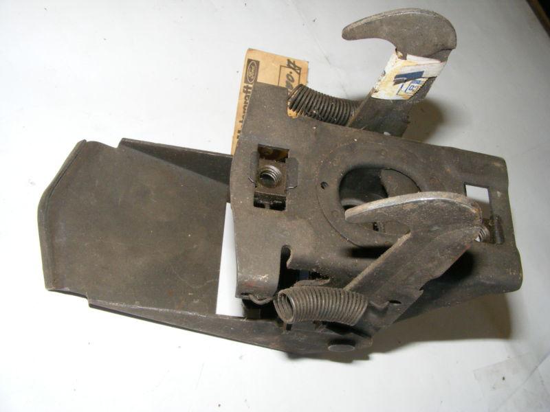 1967 FORD FULLSIZE HOOD LATCH NOS NEW OLD STOCK C7AZ-16700-A, US $9.99, image 3