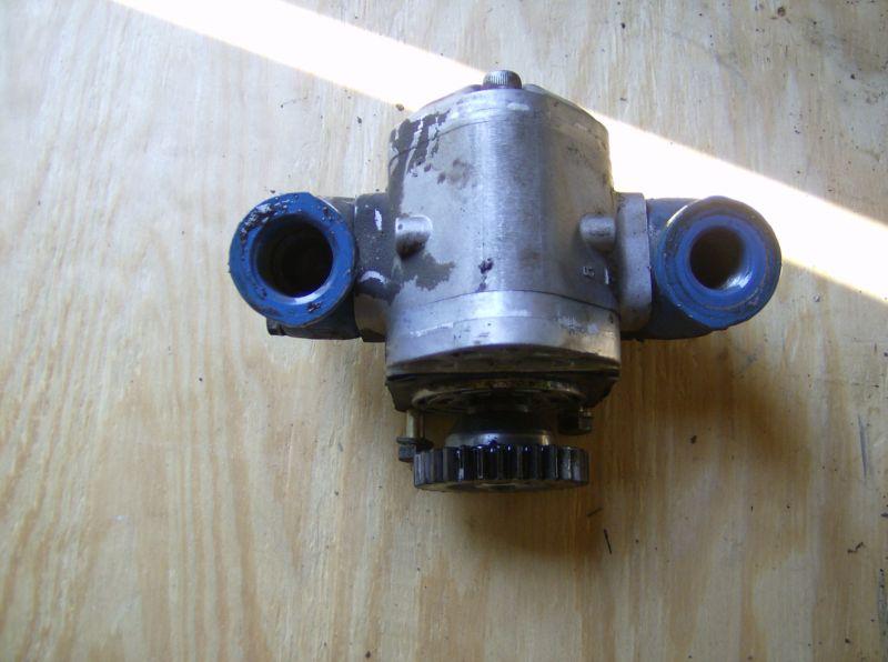 Hydraulic pump-ford  model 1900 tractor (1984)