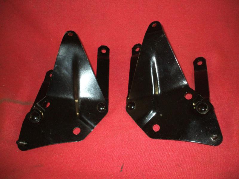 Sell FORD PASSENGER CAR HOOD HINGE BRACKETS GLOSS BLACK in Castro