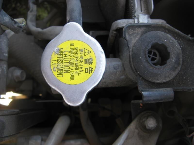 Sell 00 01 02 MAZDA 626 RADIATOR 4 CYLINDER AT in San Antonio, Texas