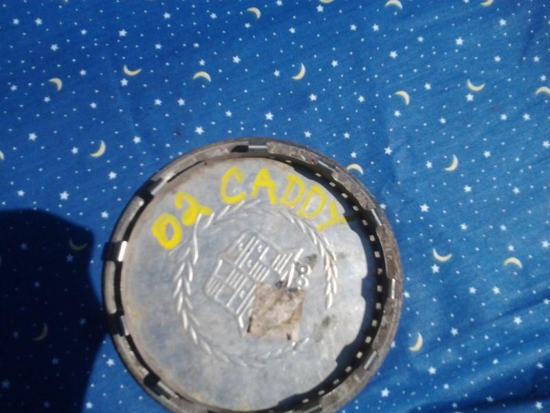 Sell Cadillac Deville DTS Seville Concours wheel center cap hubcap OEM