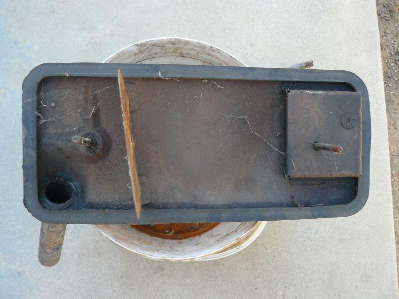 Sell FORD 292 MOTOR YBLOCK INTAKE MANIFOLD VALLEY PAN in Visalia