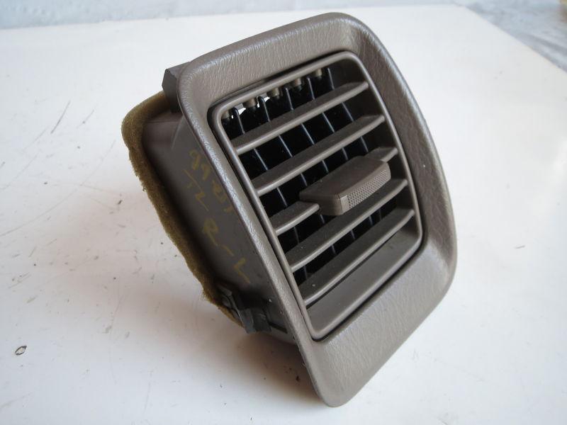 Sell 99 01 ACURA TL 3.2 CENTER RIGHT PASSENGER SIDE AC HEATER AIR VENT BROWN B28 in Rancho