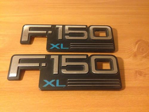 92-96 ford f-150 xl fender emblems (pair) 93 94 95 lh rh emblem f150 truck 