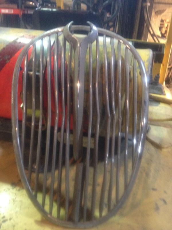 Jaguar xk150 grill (needs repair)