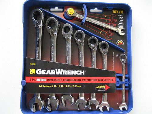 Gear wrench 8-piece reversible ratcheting combination wrench set - metric 9543