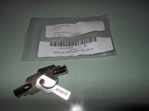 New oem harley davidson qty. 1 set 2 keys code # 3843 # 71452-91a