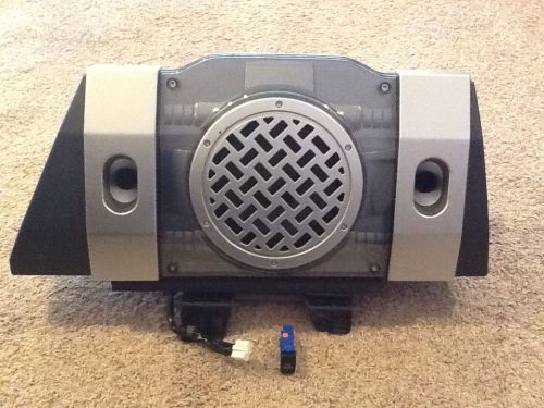 2008 fj cruiser subwoofer and switch