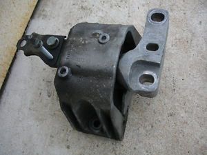 Mk4 vw jetta/golf 1.8/2.0/1.9l engine mount bushing bracket