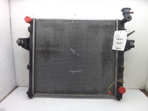 Radiators 4.7l 8 cyl fits 99-00 grand cherokee 131481