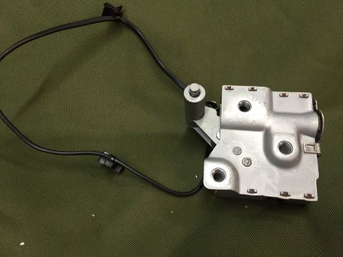 2003 audi a4 b6 cabriolet 3.0 -  left convertible top boot latch