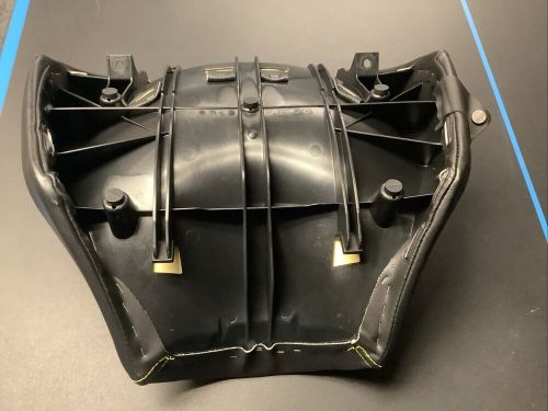 Can-am spyder f-3 s and sport seat