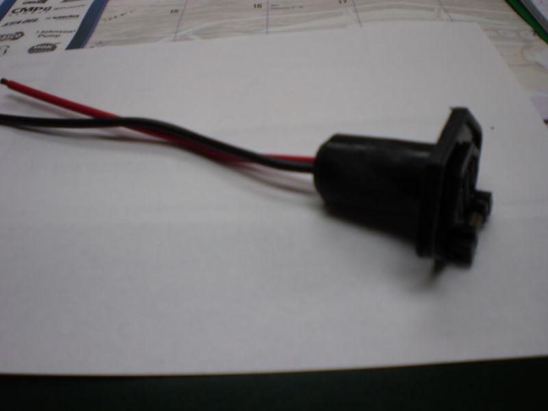 New trolling motor 2 wire recepticle   bin66