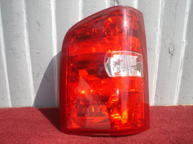 2007-2013 chevy silverado tail light (left)  *excellent condition*