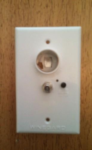 Winegard rv-7042 power receptacle
