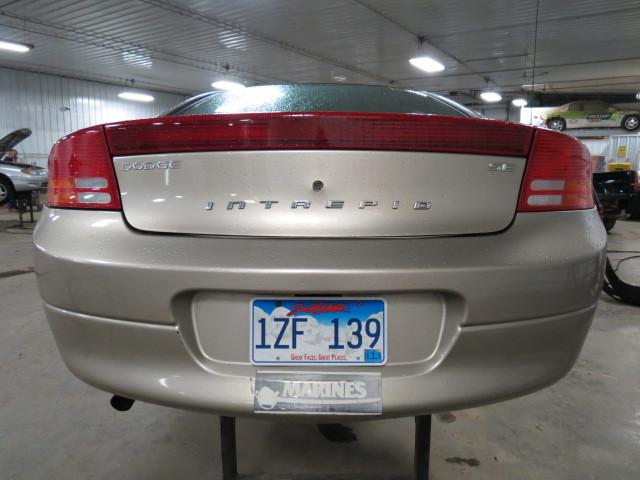 2003 dodge intrepid center trunk tail light