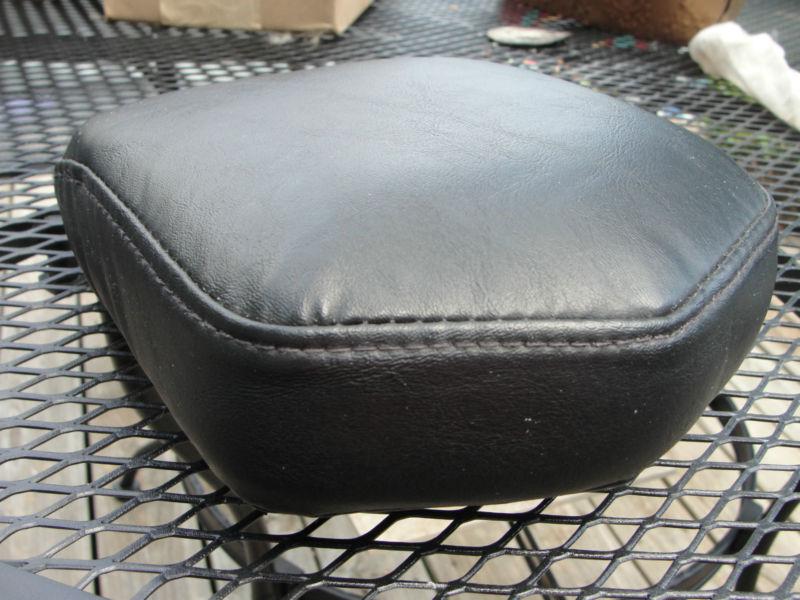 Harley stock plain smooth sissy bar passenger backrest black pad