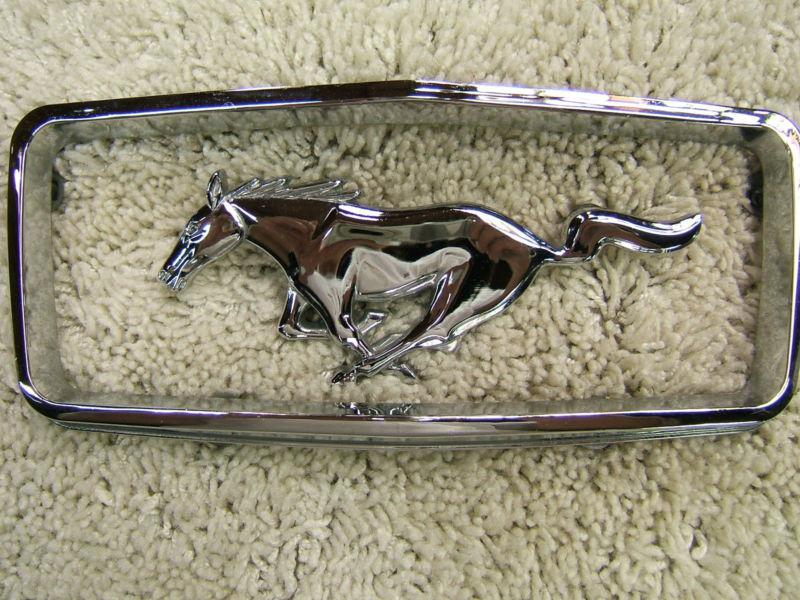 68 mustang horse & corral