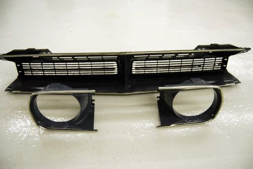 70 cuda grille - oe perfect plus $150 in extra parts
