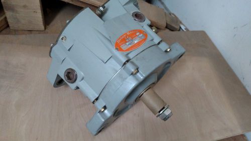 New oem delco remy  1117171    31si oil cooled alternator 24 volt 75 amp