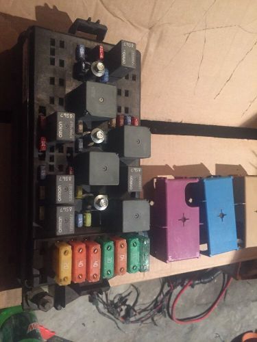 Purchase 2003 Saturn Vue Main Fuse Box Under Hood Fuse Box ... 2003 saturn vue fuse box cover 