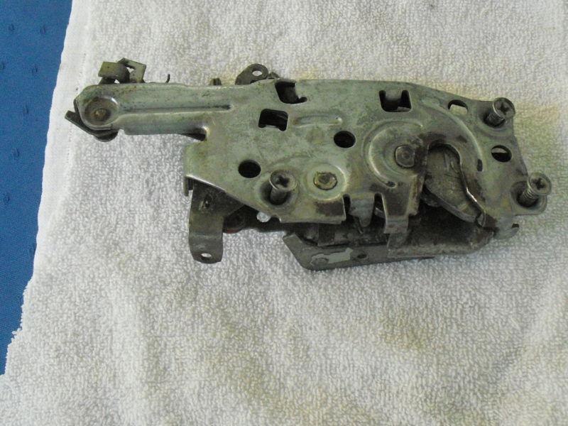 69-77 CORVETTE RIGHT PASSENGER SIDE DOOR LOCK LATCH STRIKER ASSEMBLY OEM C3, US $49.99, image 5