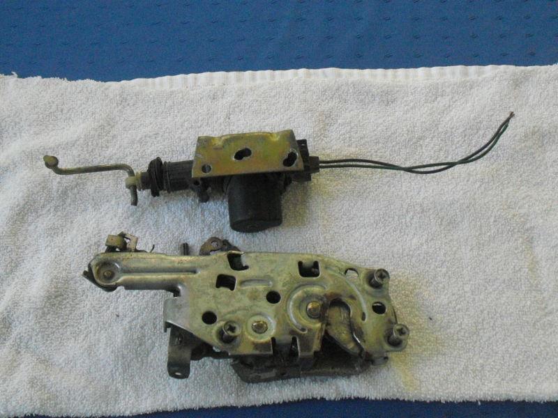 69-77 CORVETTE RIGHT PASSENGER SIDE DOOR LOCK LATCH STRIKER ASSEMBLY OEM C3, US $49.99, image 7