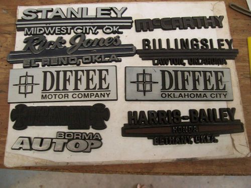 Dealer plastic trunk logo&#039;s script mix lot ornament emblem