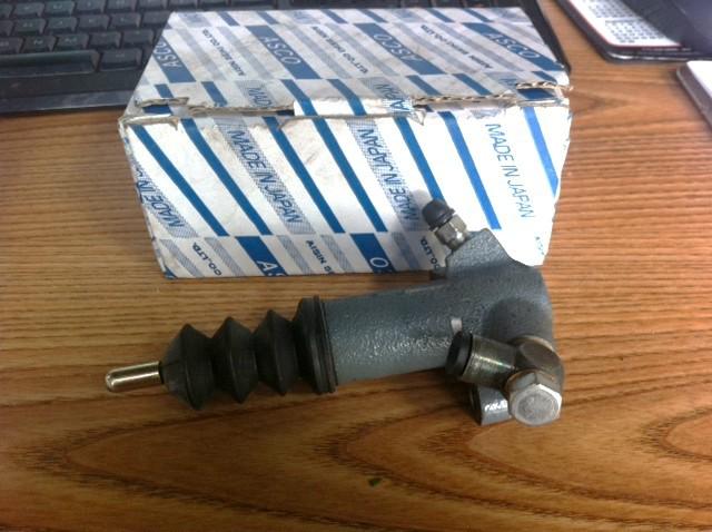 Mitsubishi clutch slave cylinder, md 733620