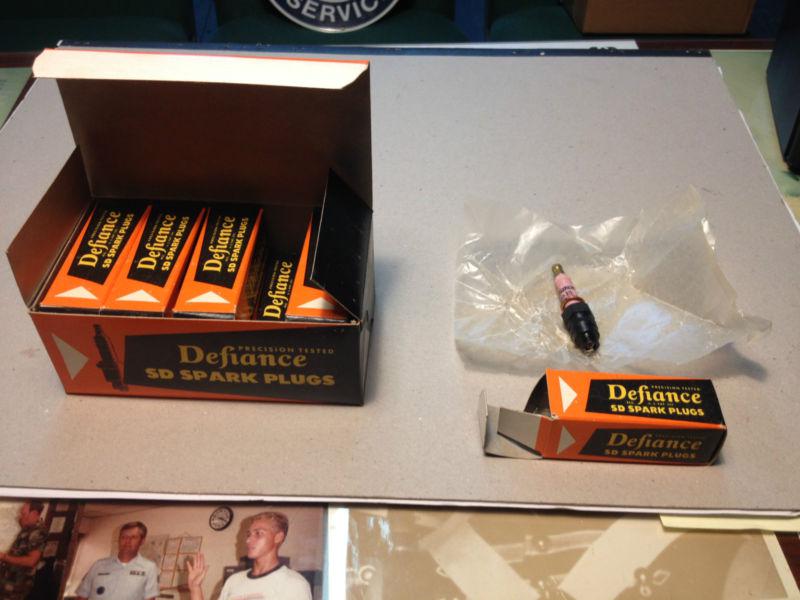 Vintage defiance sd spark plugs sd-15  10 mm metric box of 10 spark plugs