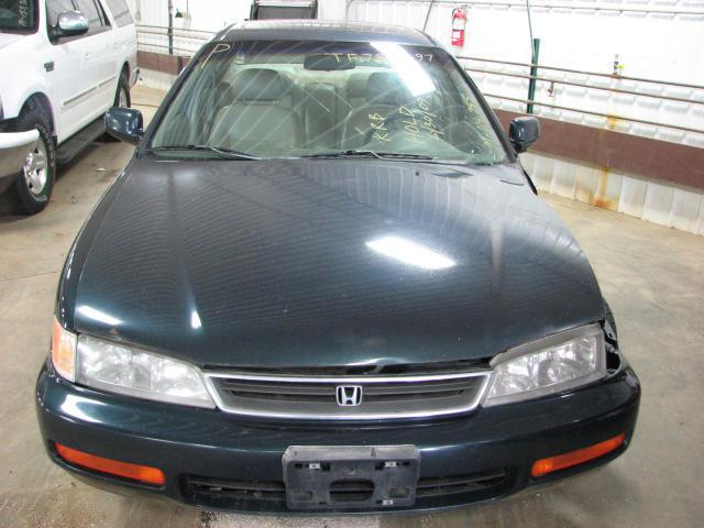 Purchase 1997 HONDA ACCORD FUEL PUMP 1068402 in Garretson, South Dakota