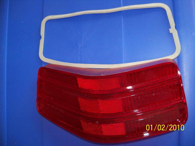 Nos mopar 1972 / 72  chrysler newport left tail lamp lens 