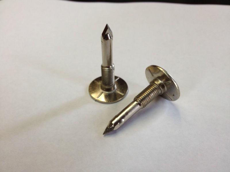 Purchase Roetin Skorpion Carbide Arrowhead Studs for 11/4" Lug Tracks