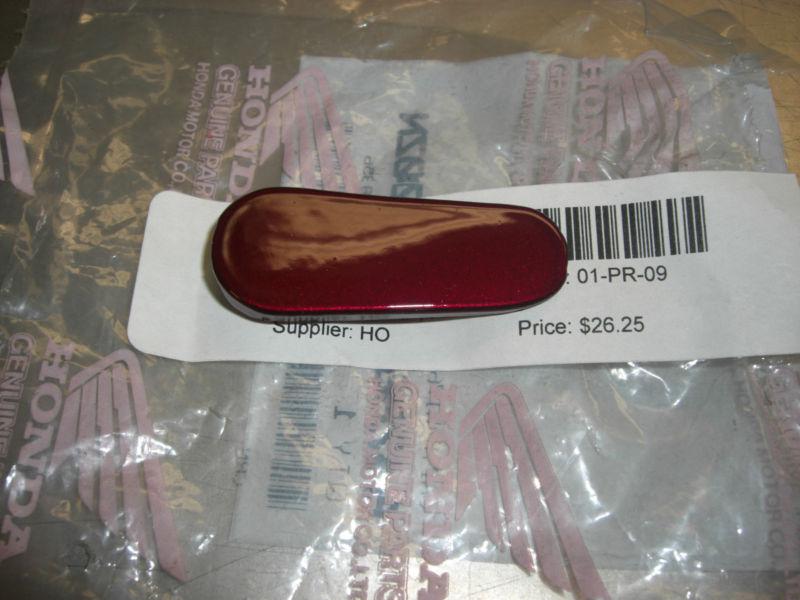 Honda r. r176c cap part# 64286-mt2-000zn brand new! free shipping! bx38-53