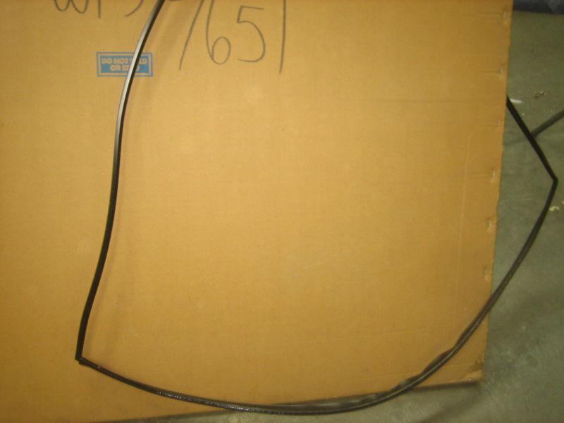 Chevrolet lumina 4 door sedan rear backglass molding oem 1990-94 (7651)