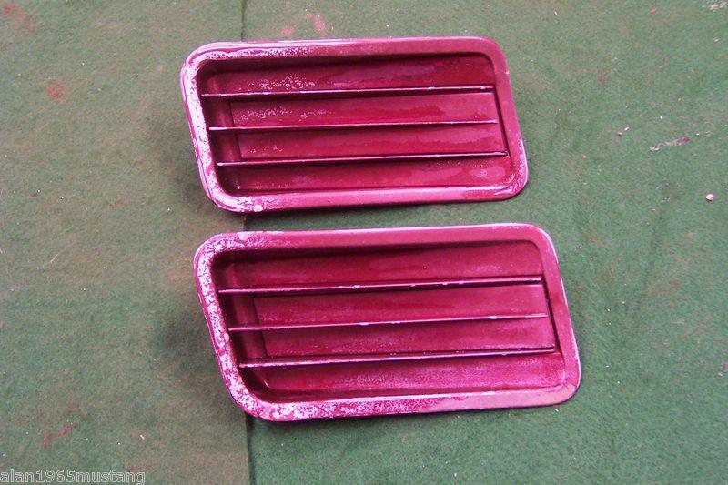  oem 1967 ford mustang coupe fb conv rh upper & lower quarter panel ornament