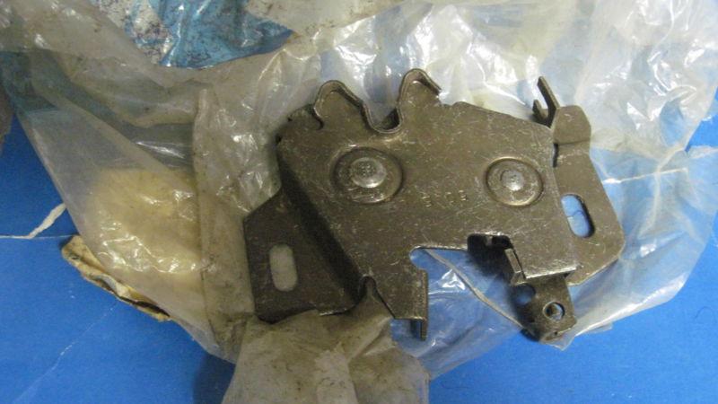 Mopar hood latch 1975-1978 charger,cordoba,roadrunner,fury,aspen,volare,dart nos