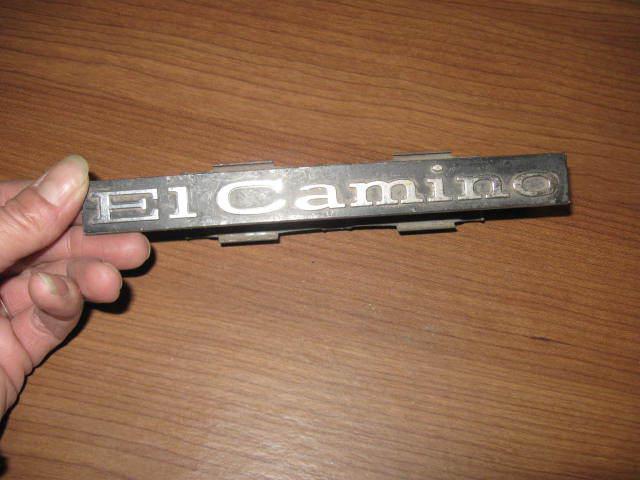 El camino grille emblem
