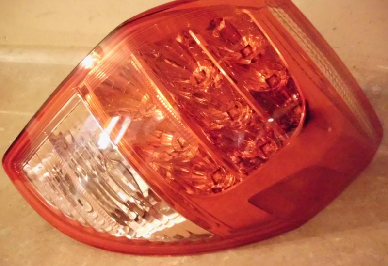  06 07 08  toyota rav 4 passenger side rh taillight  