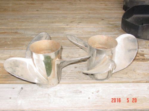 Outboard motor peopellers