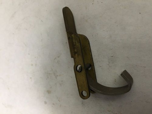 Johnson evinrude vintage cover latch 376129 free shipping! we ship worldwide!