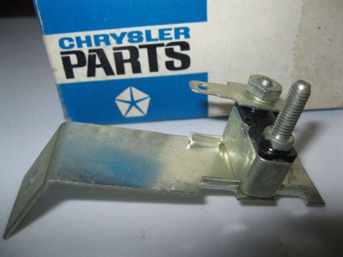 Nos mopar 1966 plymouth, dodge, chrysler 30 amp circuit breaker &amp; bracket