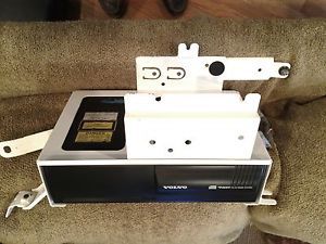 Volvo s80 cd changer &amp; magazine, oem