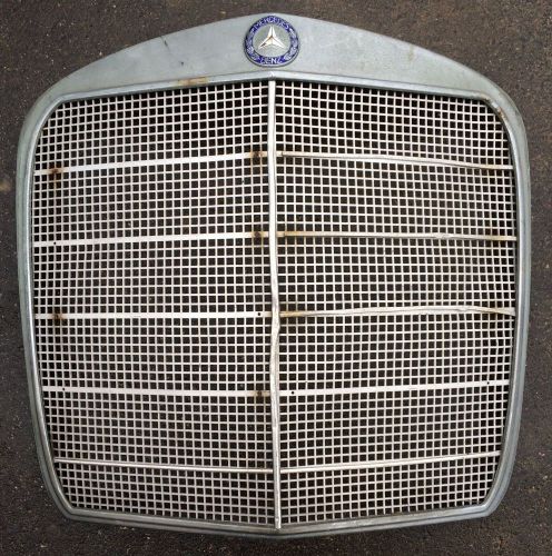Vintage 1960s mercedes benz grille / radiator surround