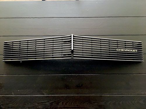 1972 72 chevrolet impala upper grille