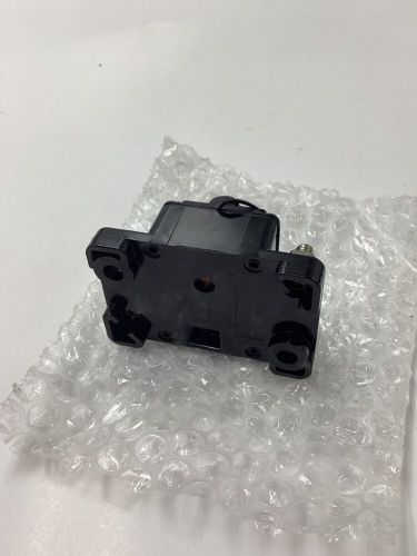 Buyers products 150a automotive circuit breaker manual push button trip cb150pb