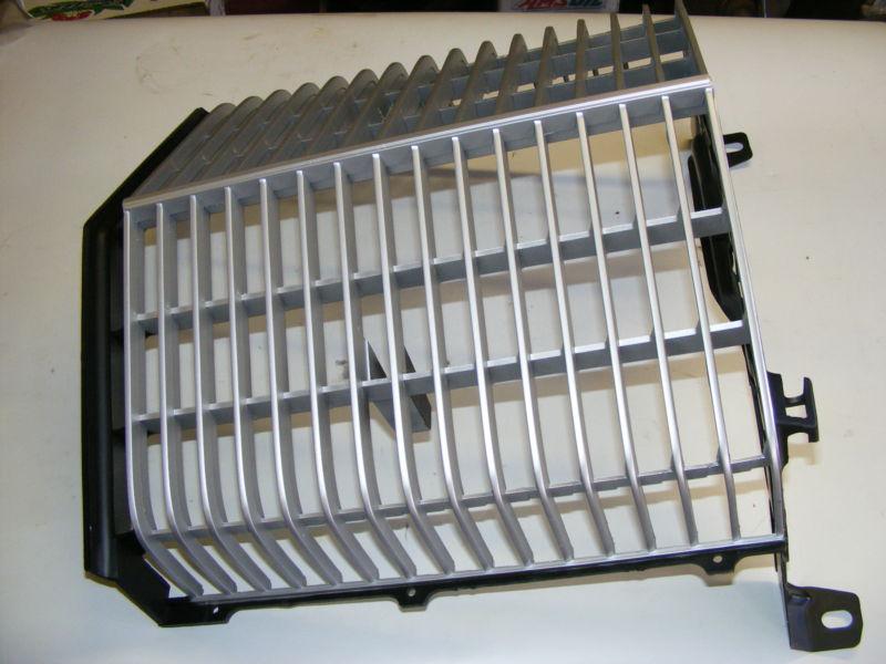 1972 ford passenger grille center nos new d2az8200-a grill