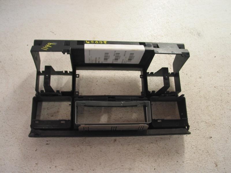 04 LAND ROVER DISCOVERY DASH BEZEL RADIO CLIMATE SURROUND W WOOD 30009, US $79.95, image 2